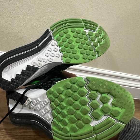 Bright green Nike Zoom Elite 8 women’s 7 - Picture 3 of 4